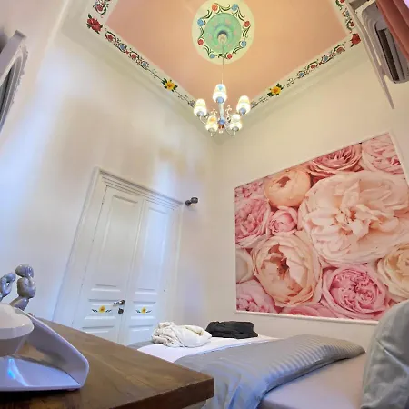 “athenas” Neoclassic Harbour View