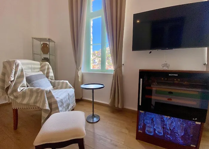 “athenas” Neoclassic Harbour View Appartamento