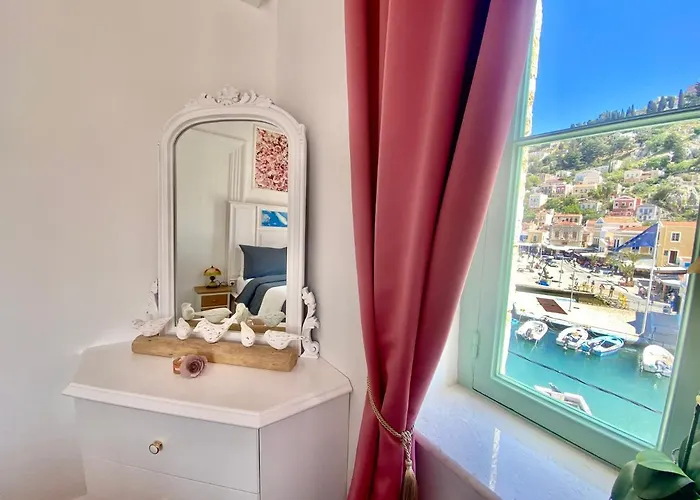 Appartamento “athenas” Neoclassic Harbour View Sými