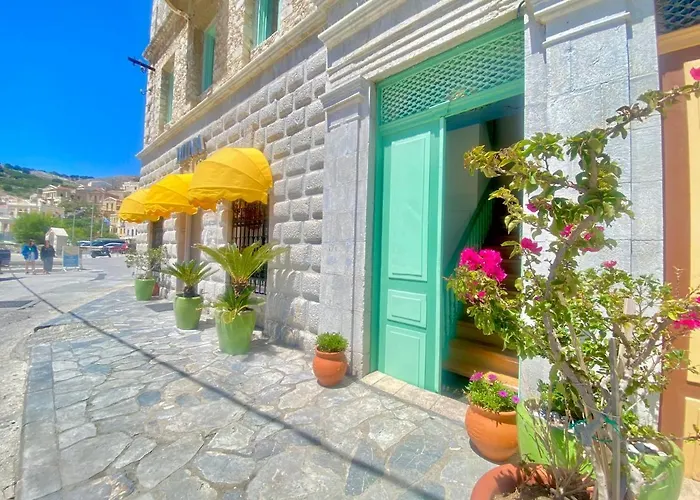 “athenas” Neoclassic Harbour View Sými